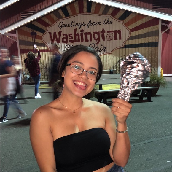 Meet your Posher, Jayci - Picture 1 of 2